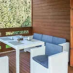 Holiday home Amazing In With Kitchen